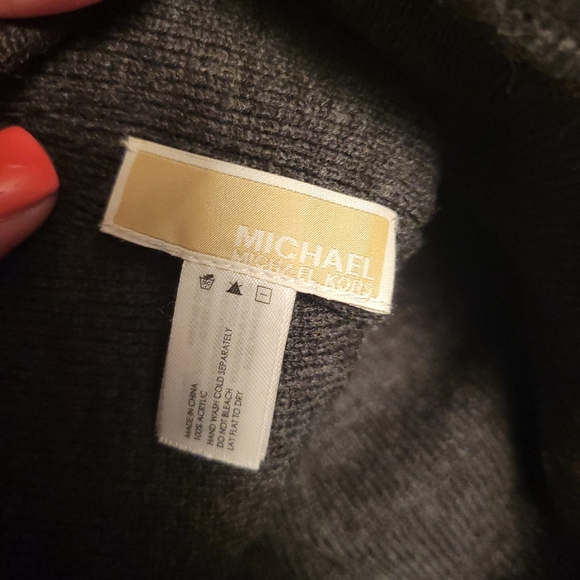 Michael kors beanie - Picture 2 of 2